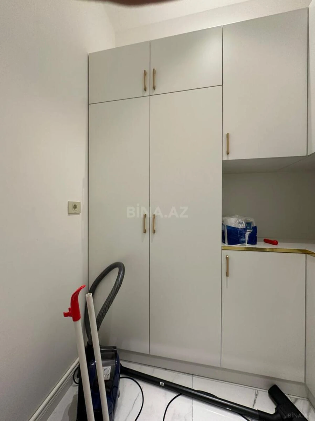 Kirayə verilir 2 otaqlı mənzil 105 m²