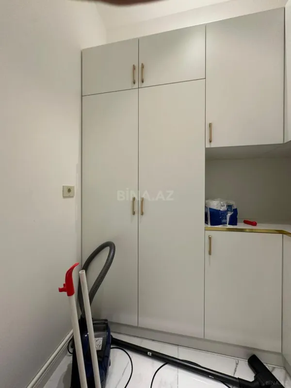 Kirayə verilir 2 otaqlı mənzil 105 m²