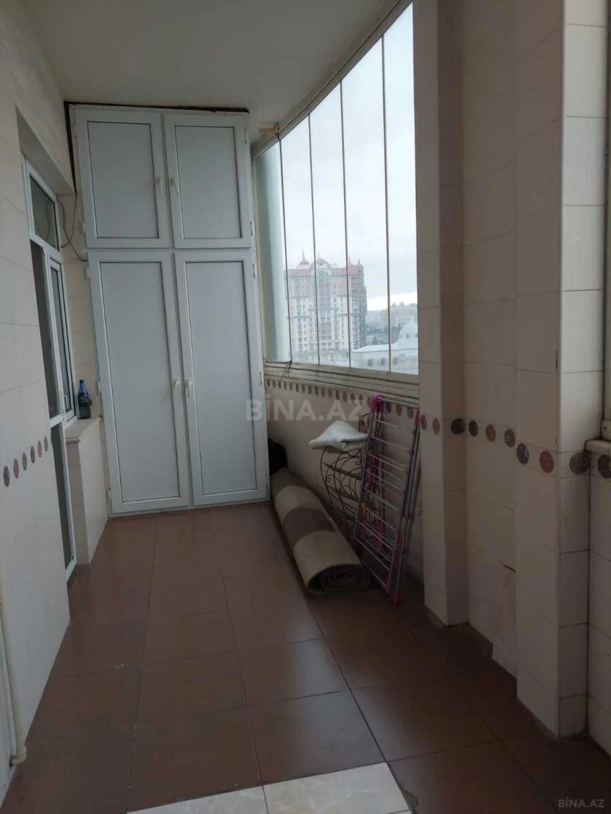 Kirayə verilir 3 otaqlı mənzil 170 m²