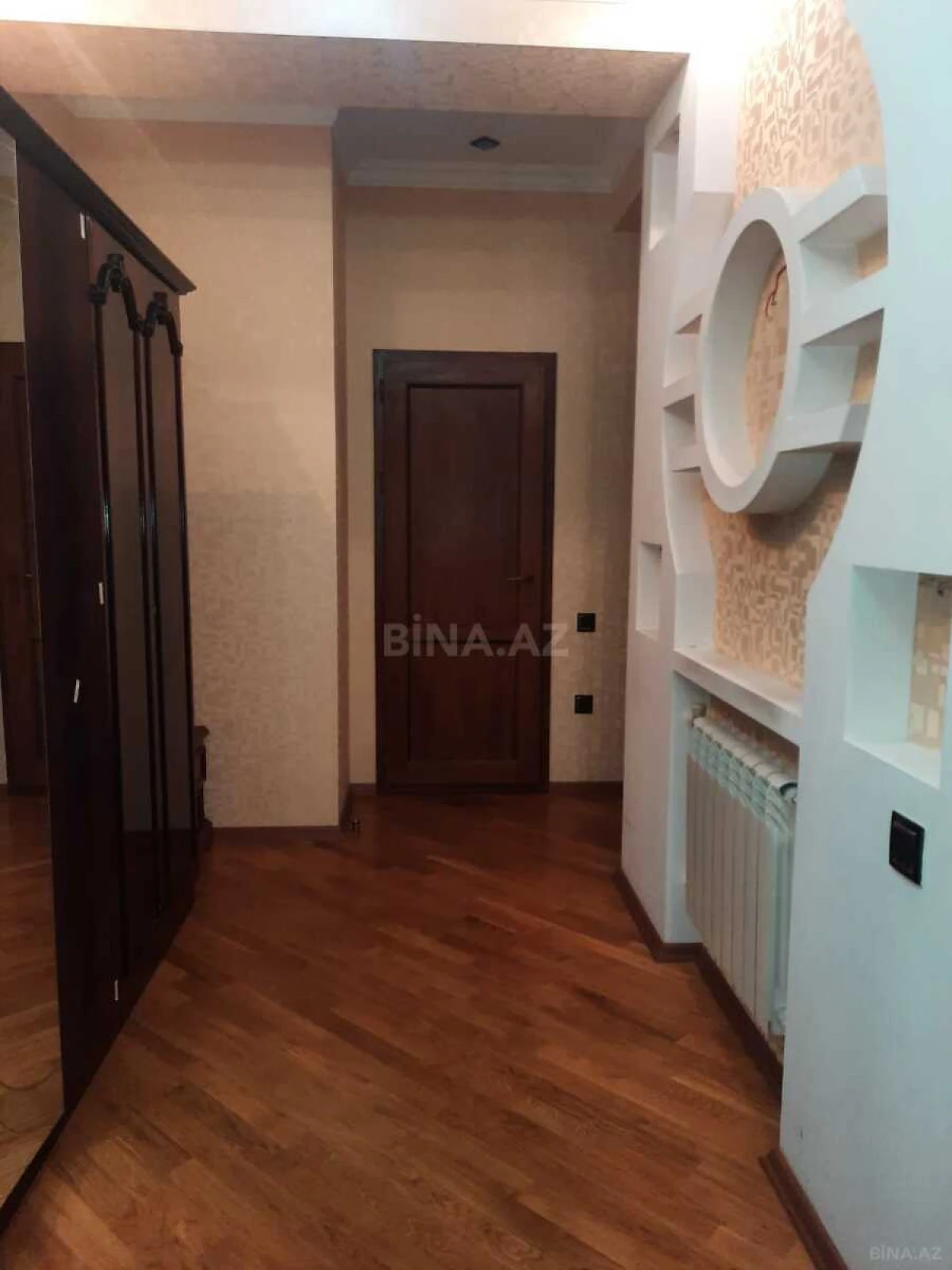 Kirayə verilir 2 otaqlı mənzil 81 m²