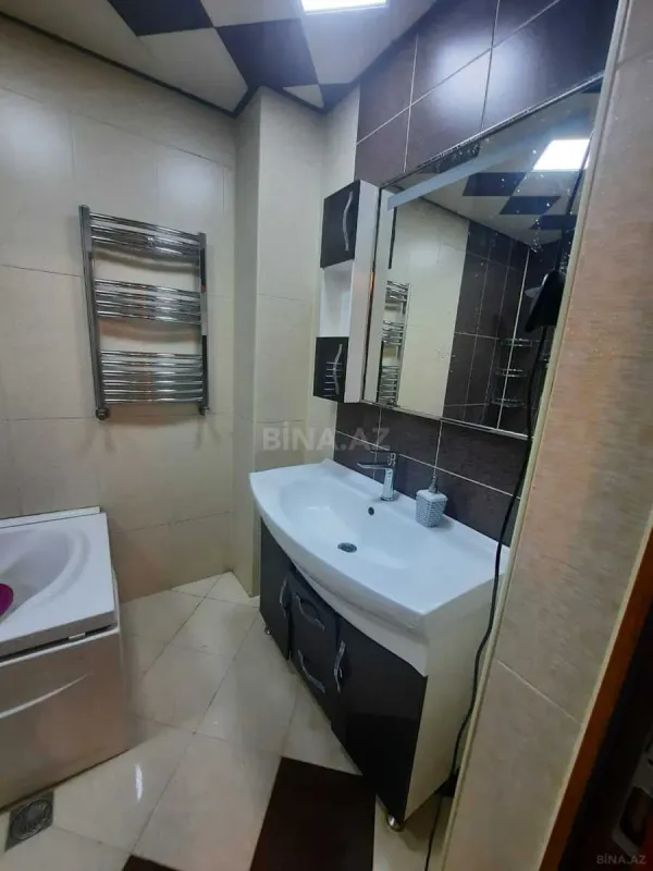 Kirayə verilir 2 otaqlı mənzil 81 m²