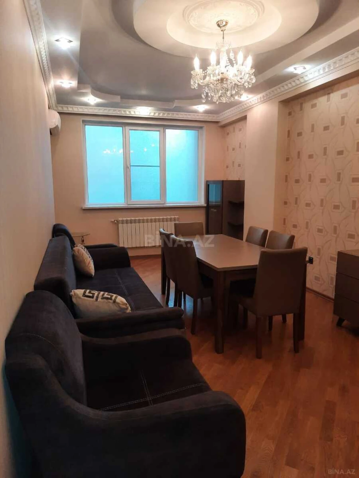 Kirayə verilir 2 otaqlı mənzil 81 m²