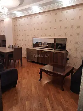 Kirayə verilir 2 otaqlı mənzil 81 m²