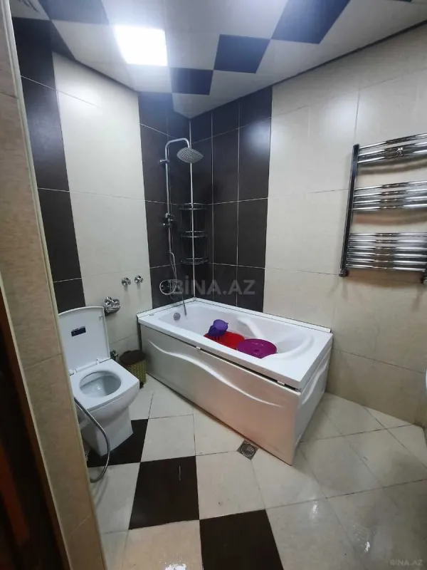 Kirayə verilir 2 otaqlı mənzil 81 m²