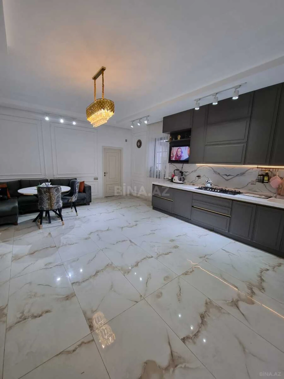 Satılır 5 otaqlı həyət evi 220 m²