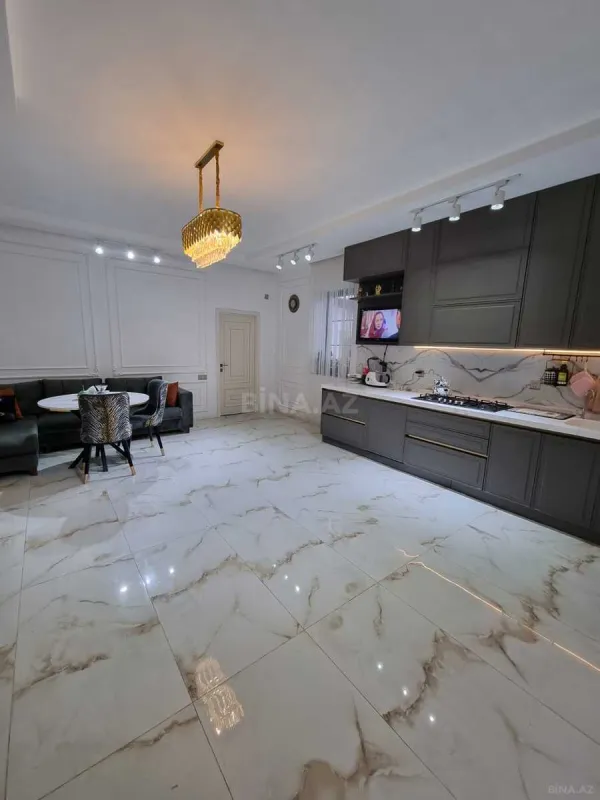 Satılır 5 otaqlı həyət evi 220 m²