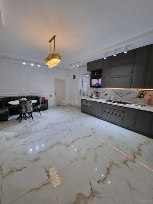 Satılır 5 otaqlı həyət evi 220 m²