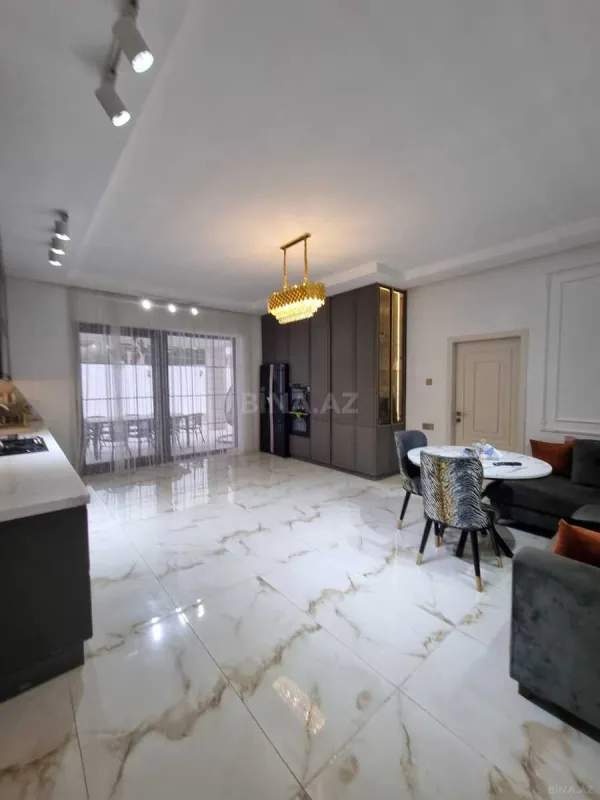 Satılır 5 otaqlı həyət evi 220 m²