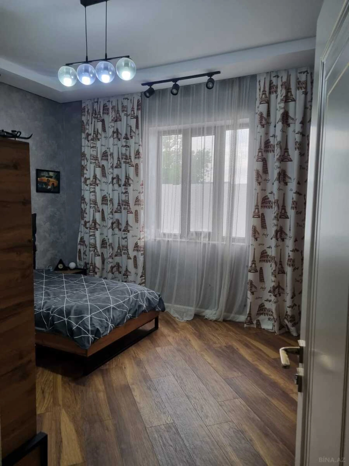 Satılır 5 otaqlı həyət evi 220 m²