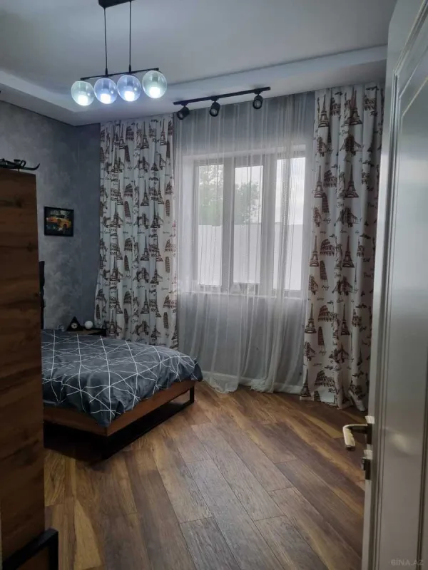 Satılır 5 otaqlı həyət evi 220 m²