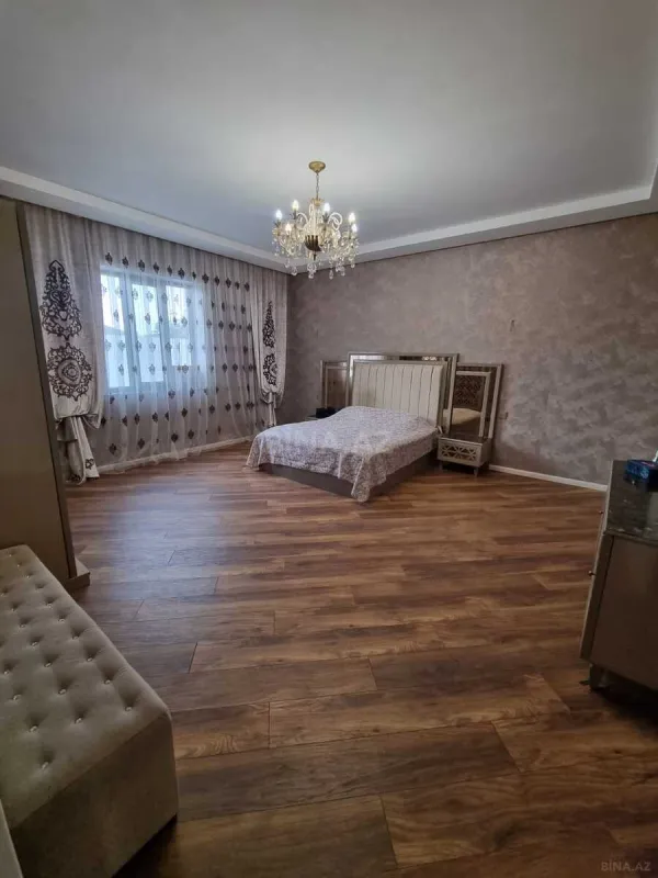 Satılır 5 otaqlı həyət evi 220 m²
