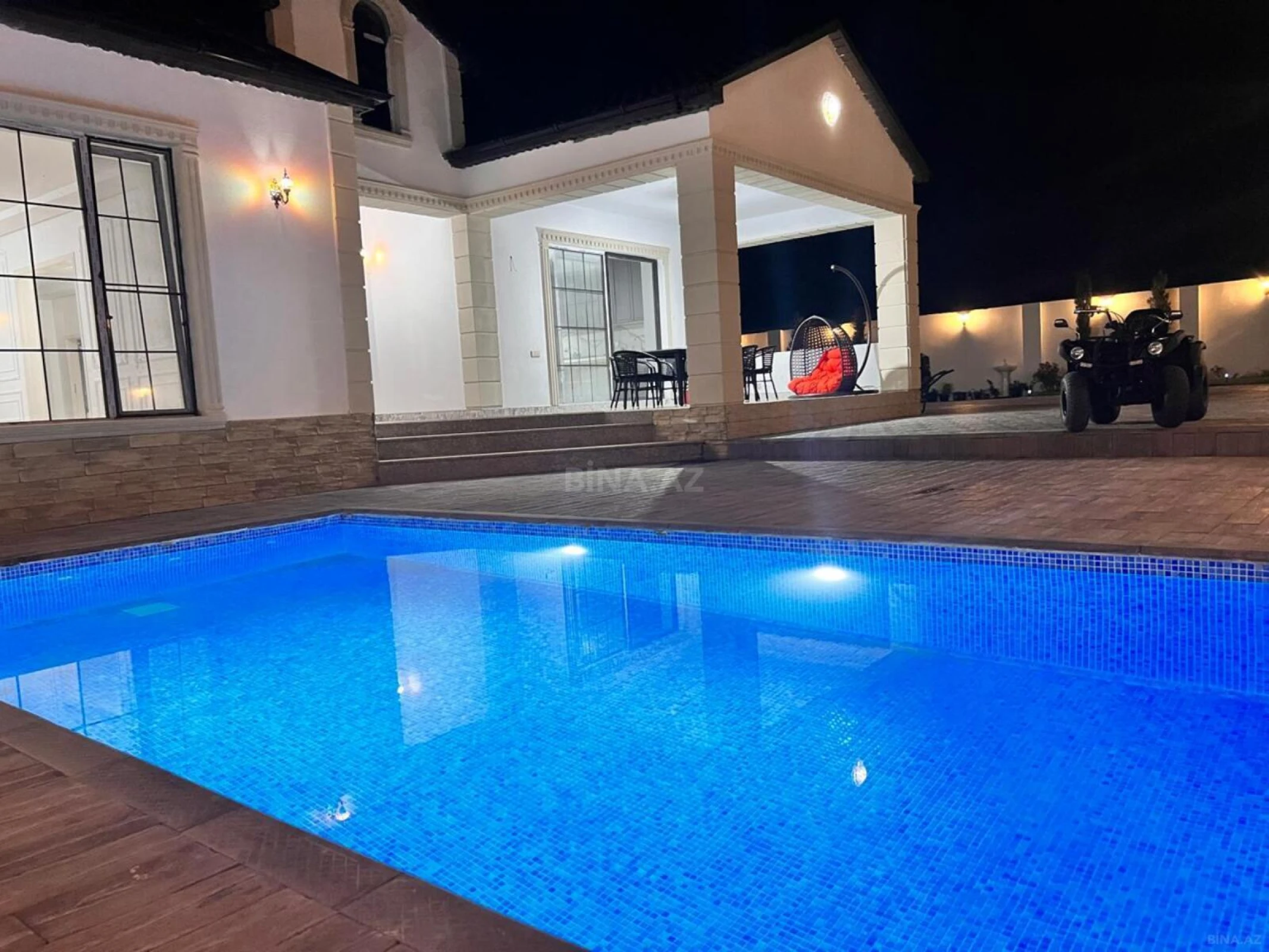 Satılır 5 otaqlı həyət evi 220 m²