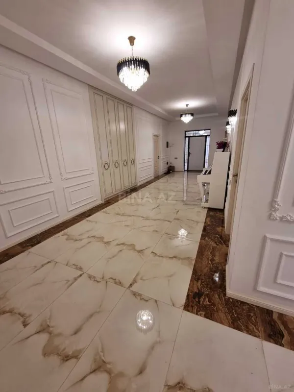 Satılır 5 otaqlı həyət evi 220 m²