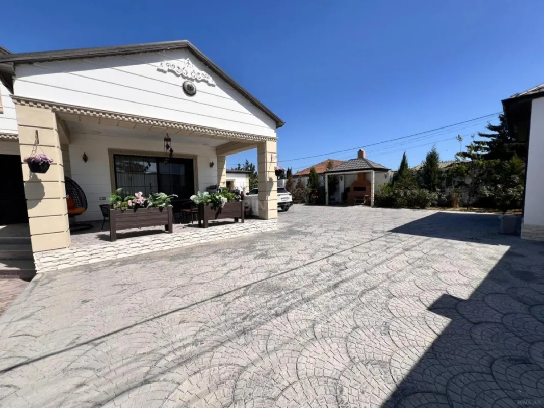 Satılır 5 otaqlı həyət evi 220 m²
