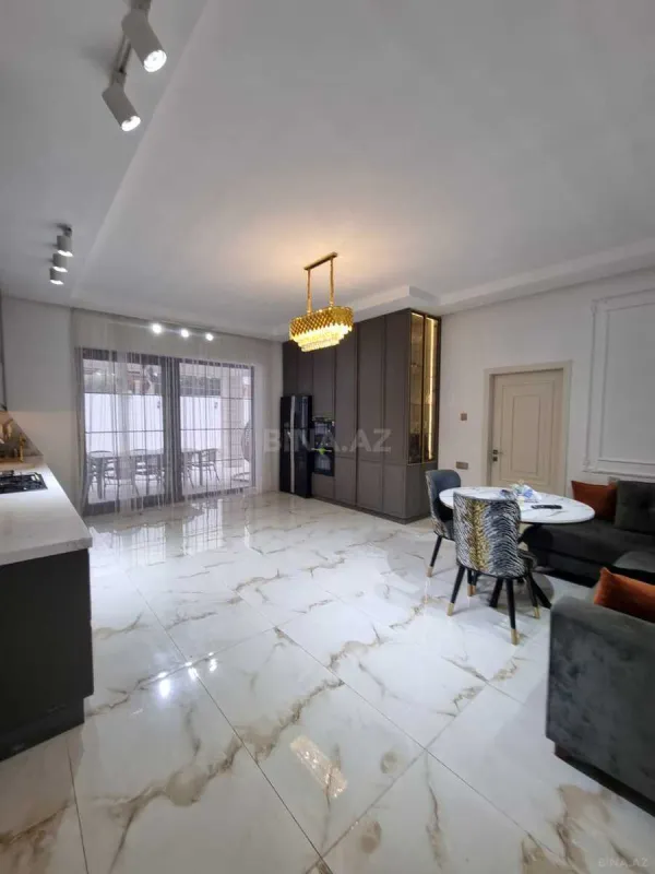 Satılır 5 otaqlı həyət evi 220 m²