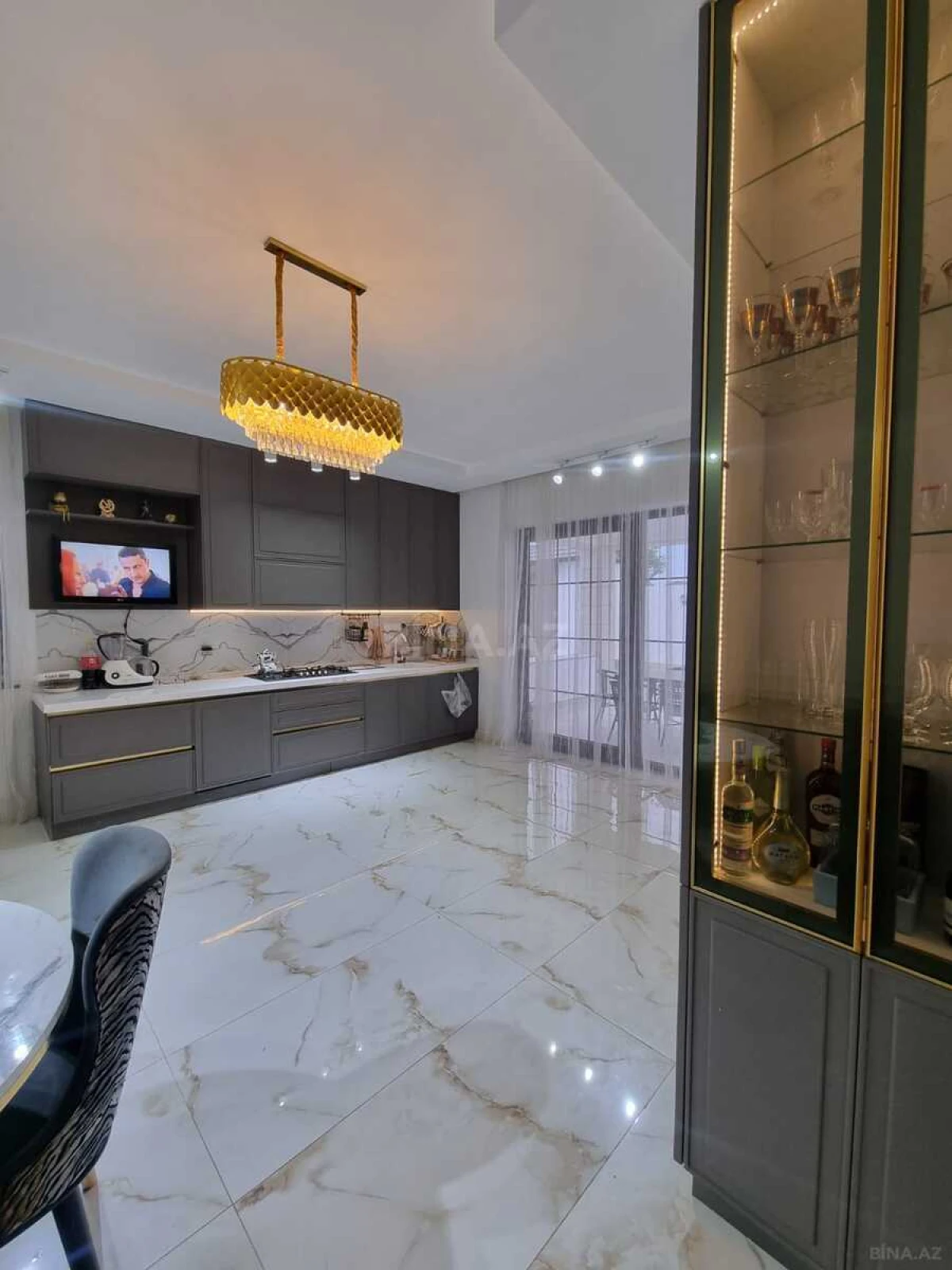 Satılır 5 otaqlı həyət evi 220 m²