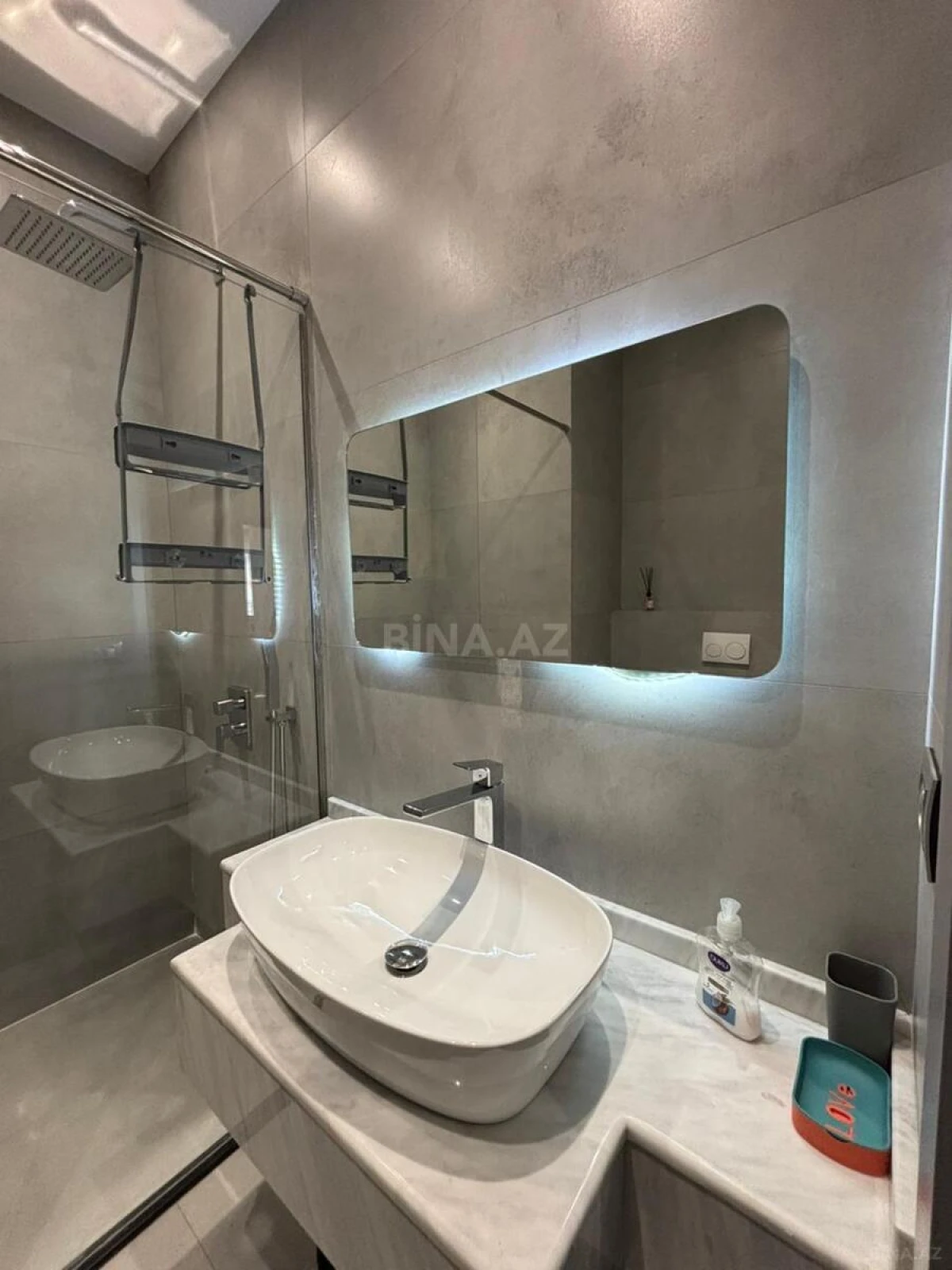 Kirayə verilir 3 otaqlı mənzil 152 m²
