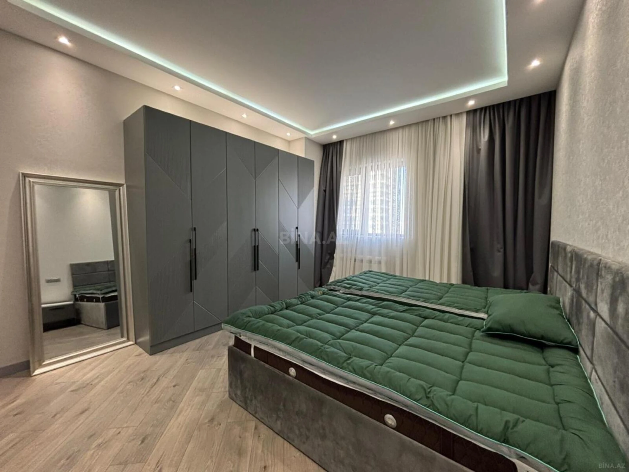 Kirayə verilir 3 otaqlı mənzil 152 m²