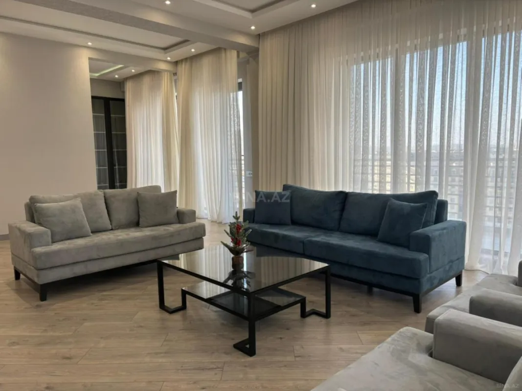 Kirayə verilir 3 otaqlı mənzil 152 m²