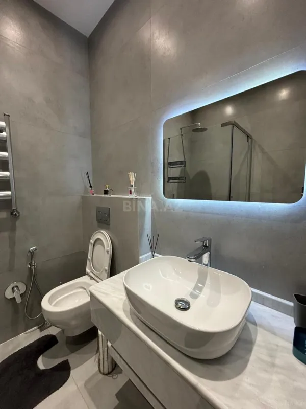 Kirayə verilir 3 otaqlı mənzil 152 m²