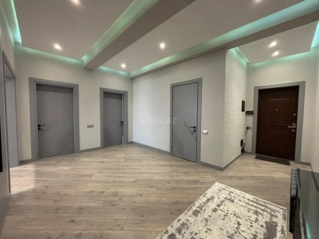 Kirayə verilir 3 otaqlı mənzil 152 m²