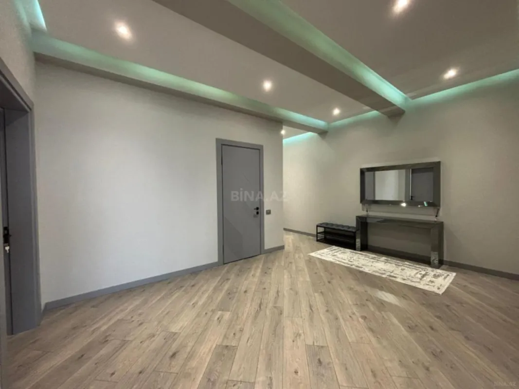 Kirayə verilir 3 otaqlı mənzil 152 m²