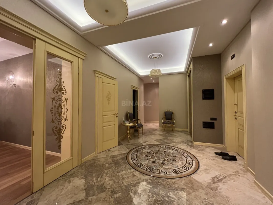 Kirayə verilir 4 otaqlı mənzil 230 m²