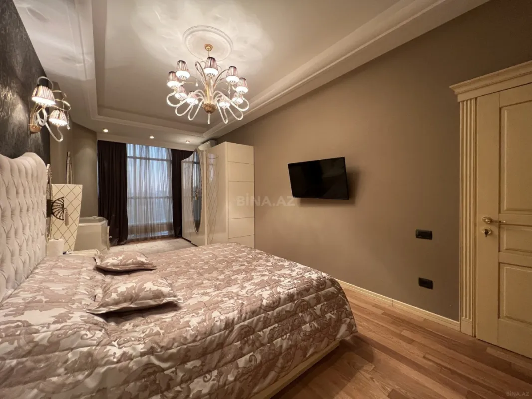 Kirayə verilir 4 otaqlı mənzil 230 m²