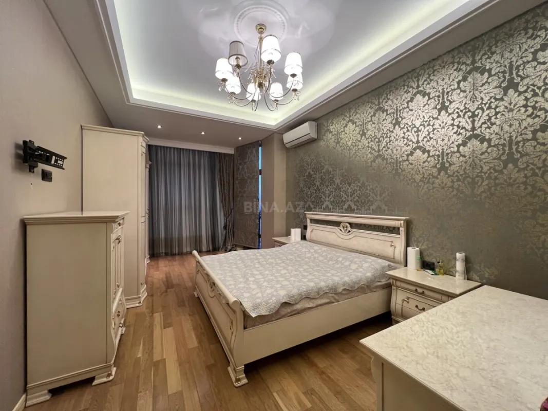 Kirayə verilir 4 otaqlı mənzil 230 m²