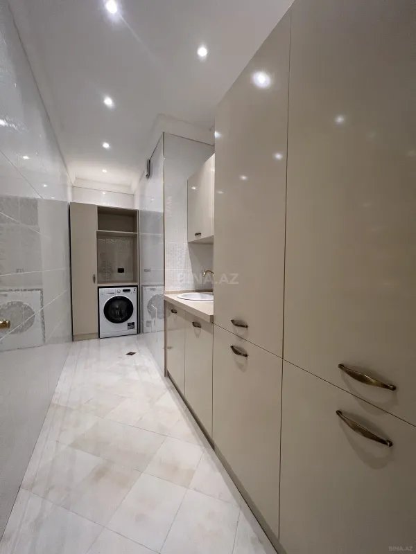 Kirayə verilir 4 otaqlı mənzil 230 m²