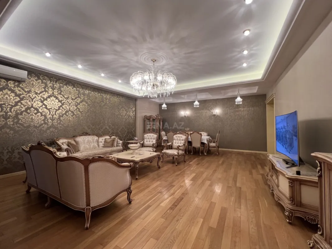 Kirayə verilir 4 otaqlı mənzil 230 m²