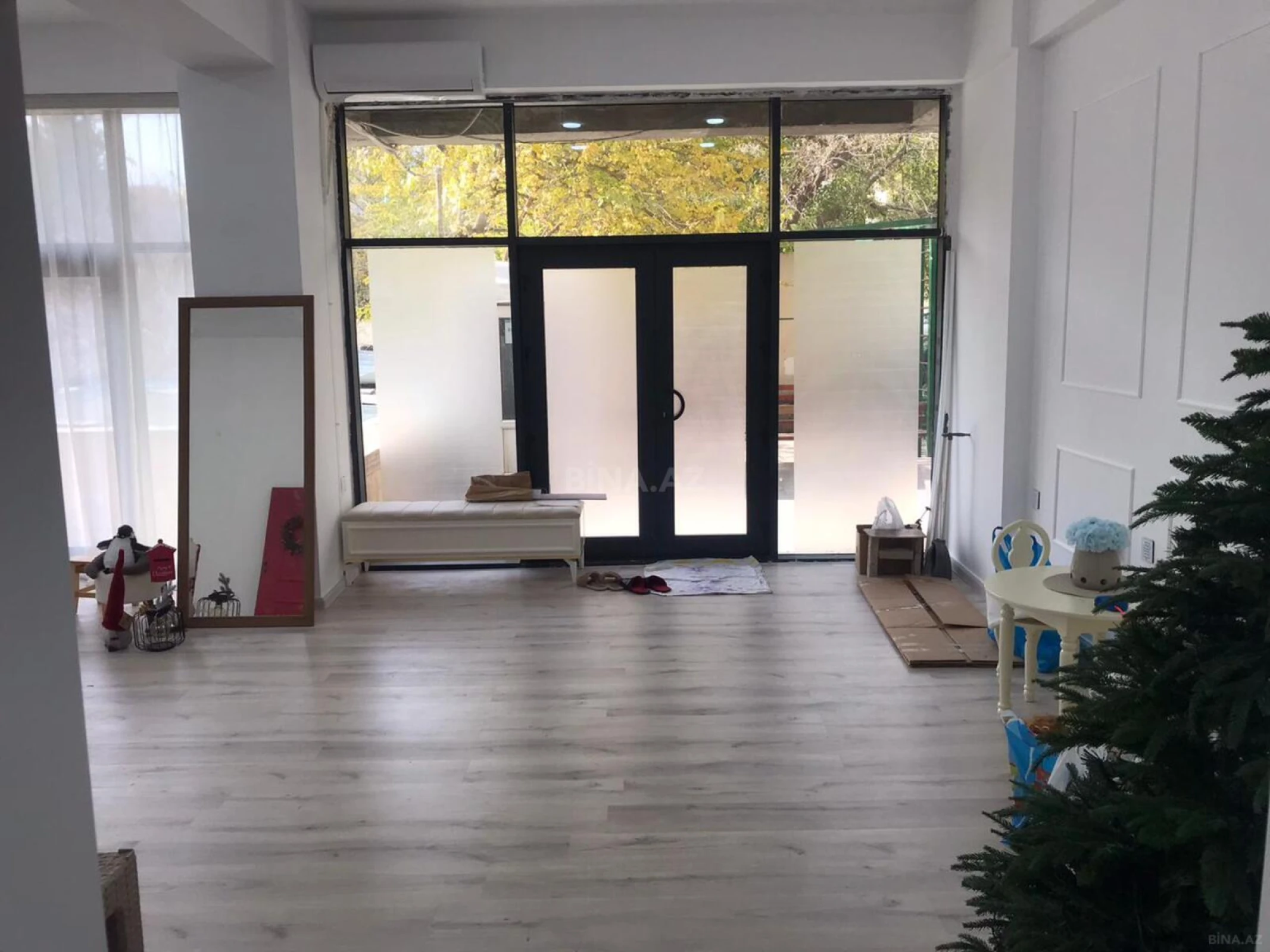 Satılır obyekt 57 m²