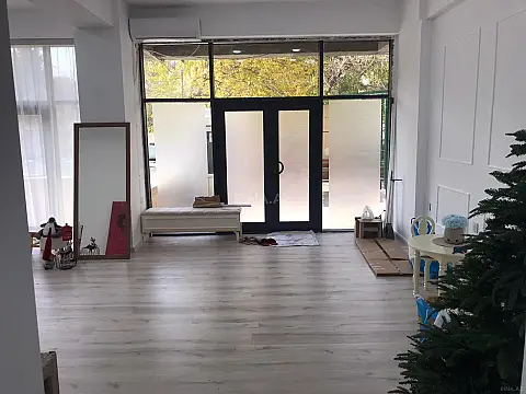 Satılır obyekt 57 m² — Bakı, 8-ci mikrorayon 57.00 m²