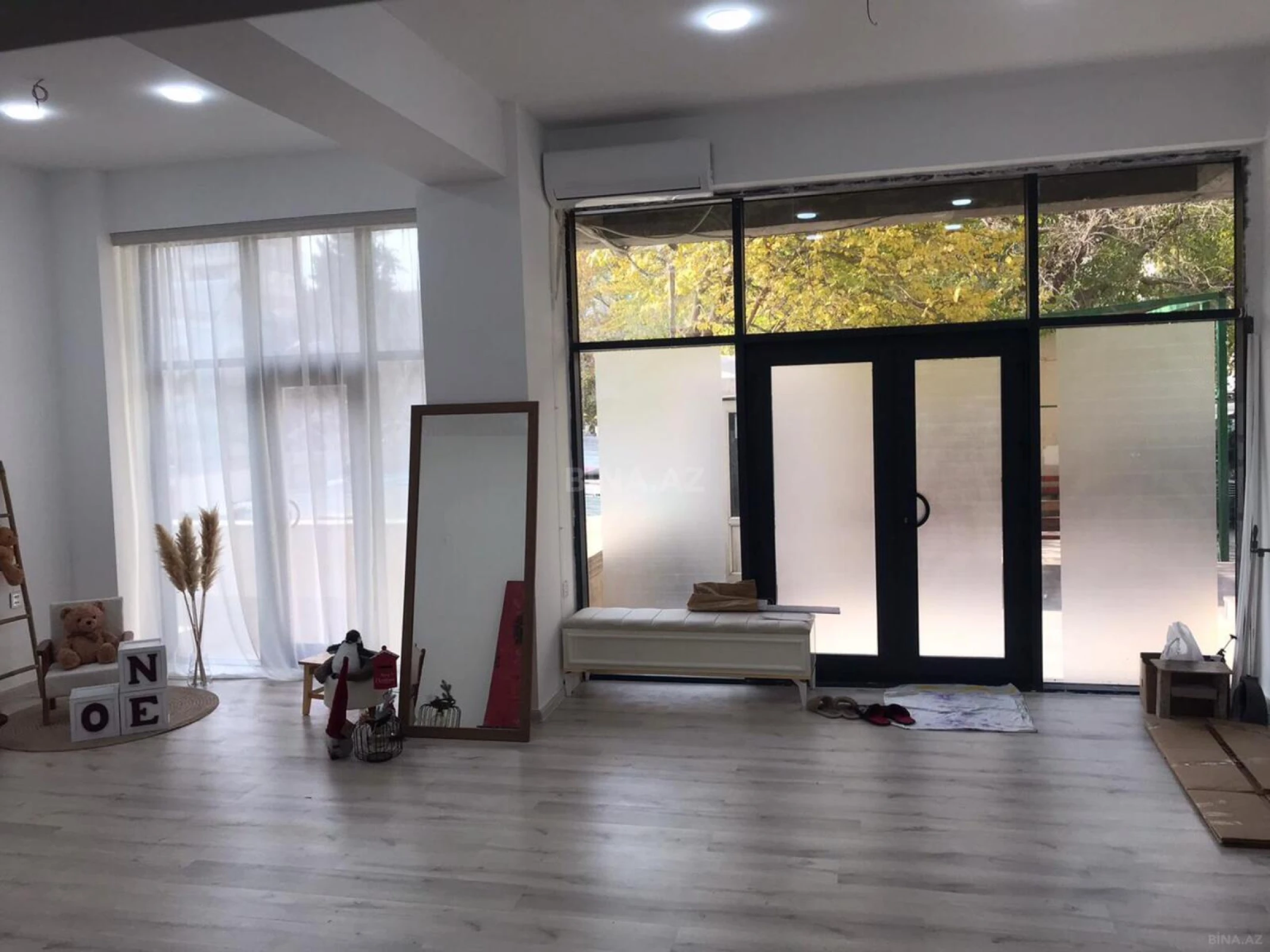 Satılır obyekt 57 m²
