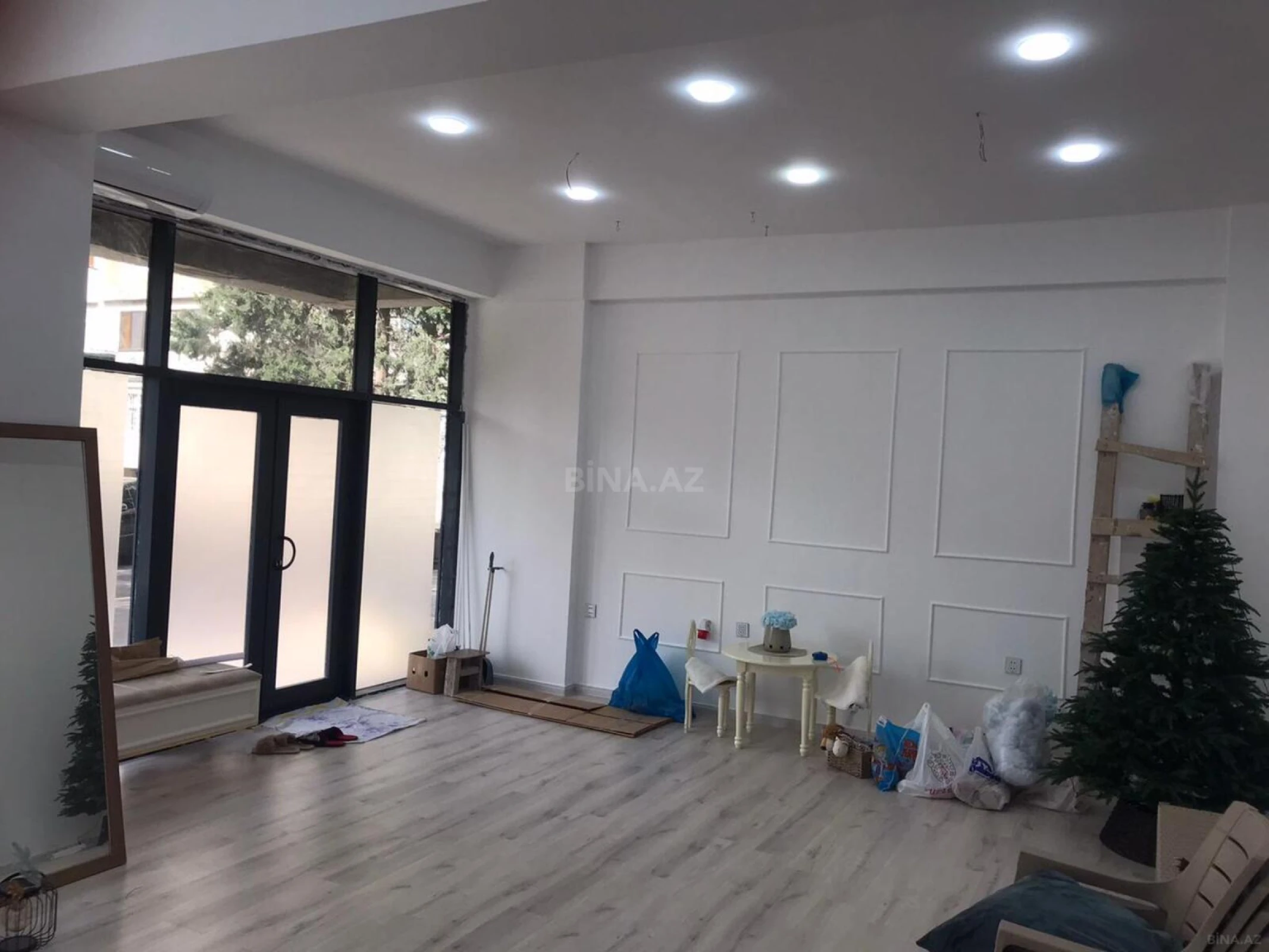 Satılır obyekt 57 m²