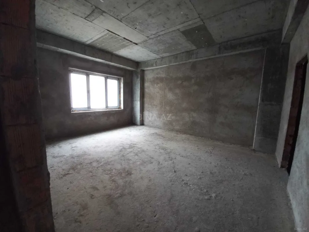 Satılır 4 otaqlı mənzil 178 m²