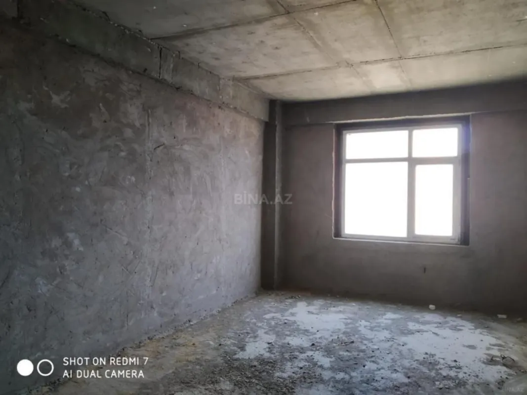 Satılır 4 otaqlı mənzil 178 m²