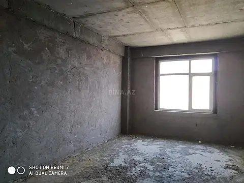 Satılır 4 otaqlı mənzil 178 m²