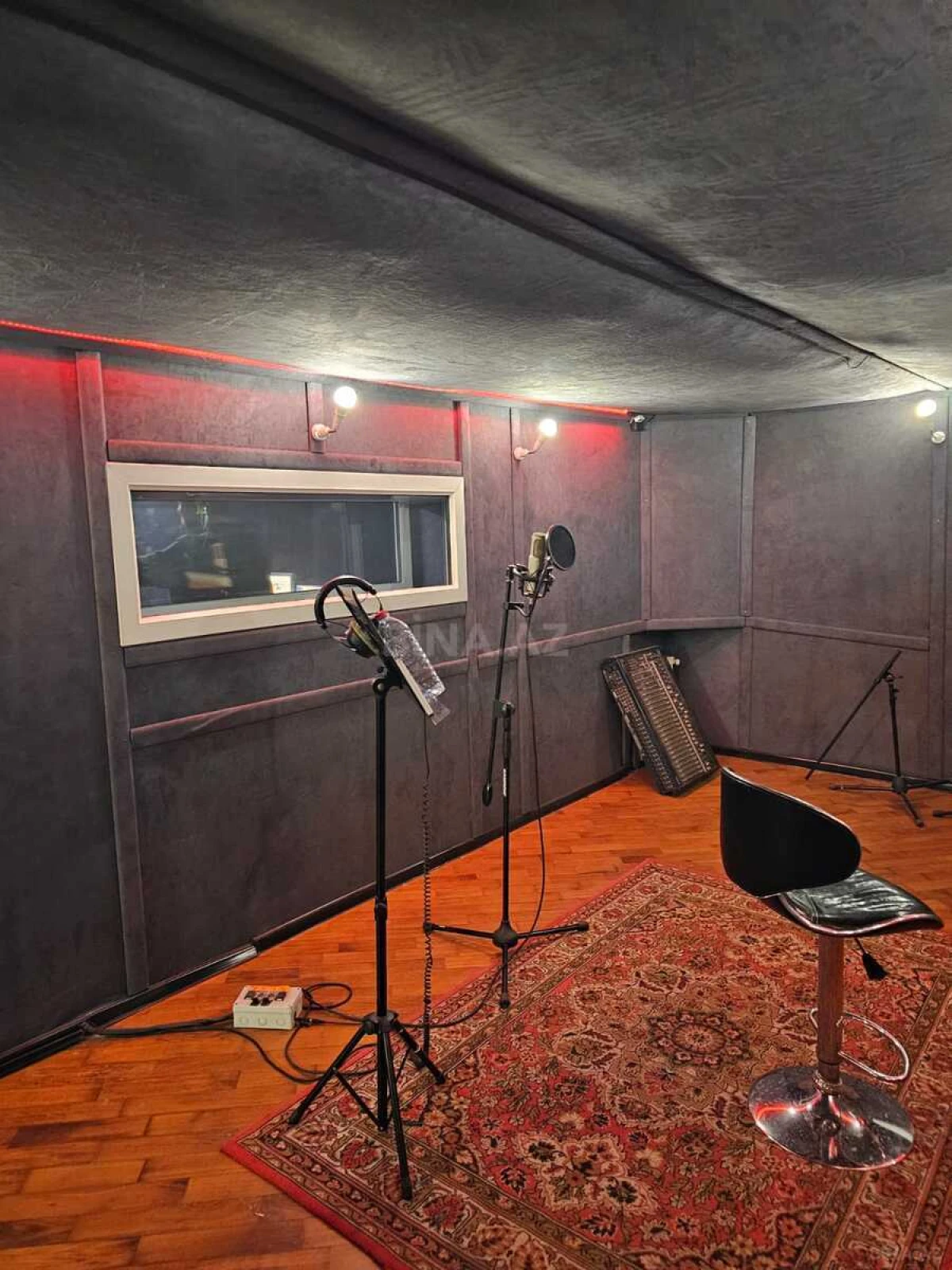 Satılır 6 otaqlı mənzil 250 m²