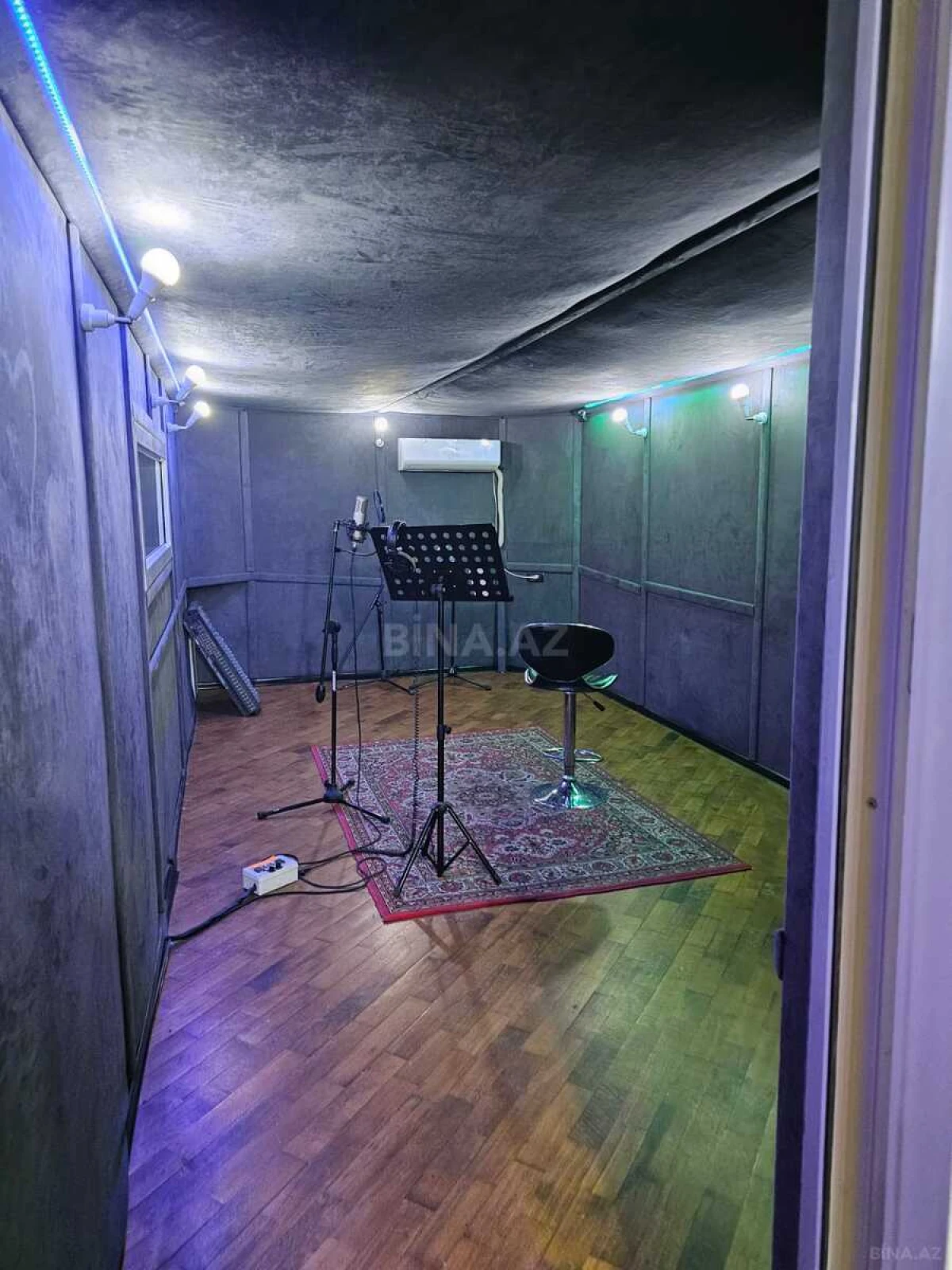 Satılır 6 otaqlı mənzil 250 m²