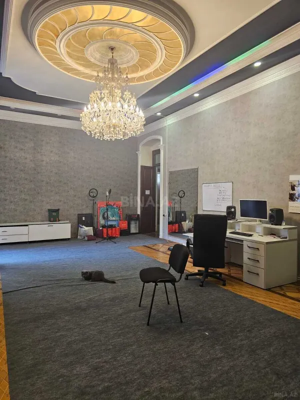 Satılır 6 otaqlı mənzil 250 m²