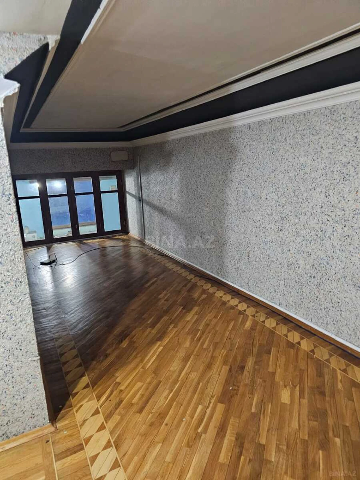 Satılır 6 otaqlı mənzil 250 m²