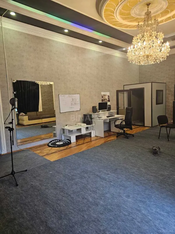 Satılır 6 otaqlı mənzil 250 m²