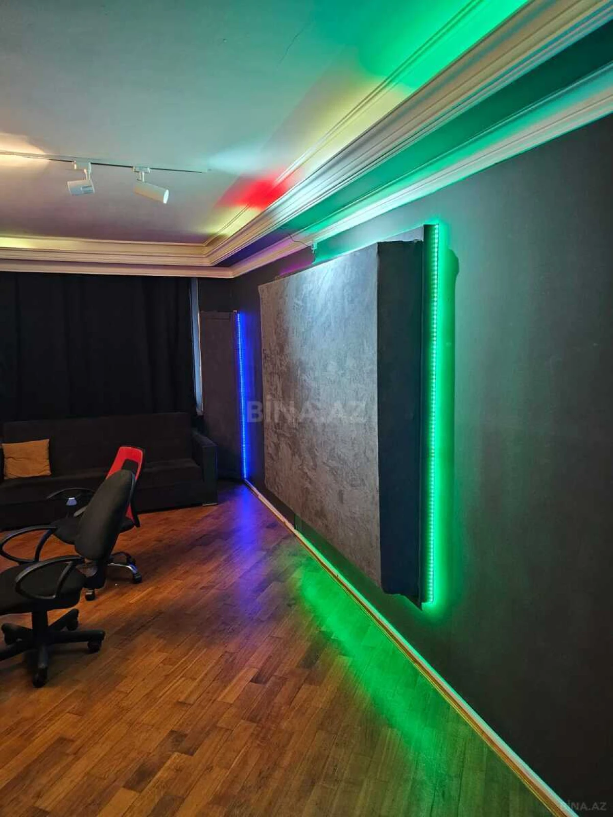 Satılır 6 otaqlı mənzil 250 m²