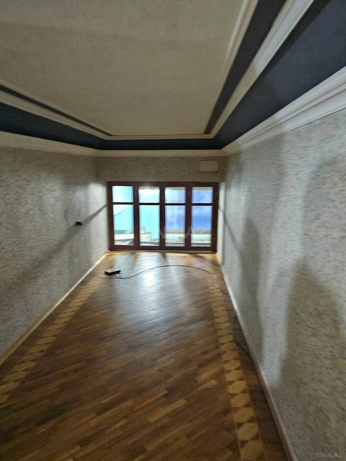 Satılır 6 otaqlı mənzil 250 m²