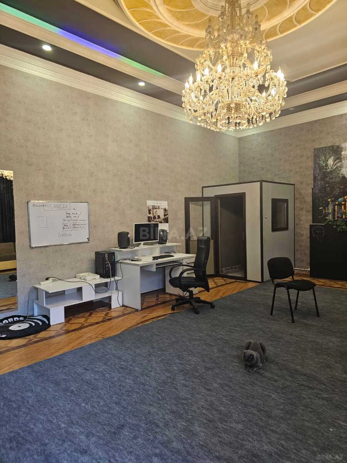 Satılır 6 otaqlı mənzil 250 m²