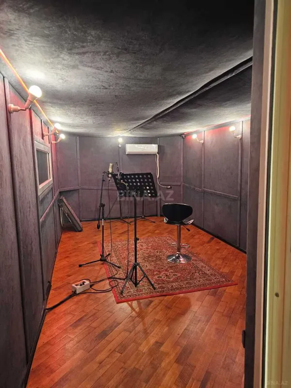 Satılır 6 otaqlı mənzil 250 m²