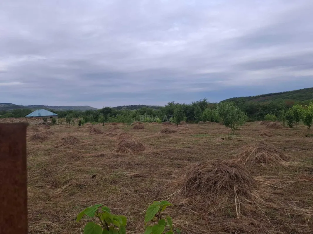 Satılır torpaq sahəsi 12 m²