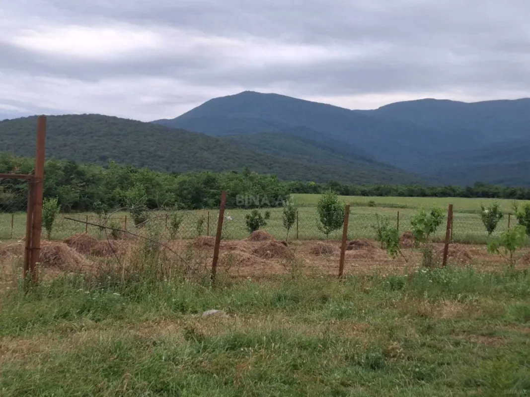 Satılır torpaq sahəsi 12 m²