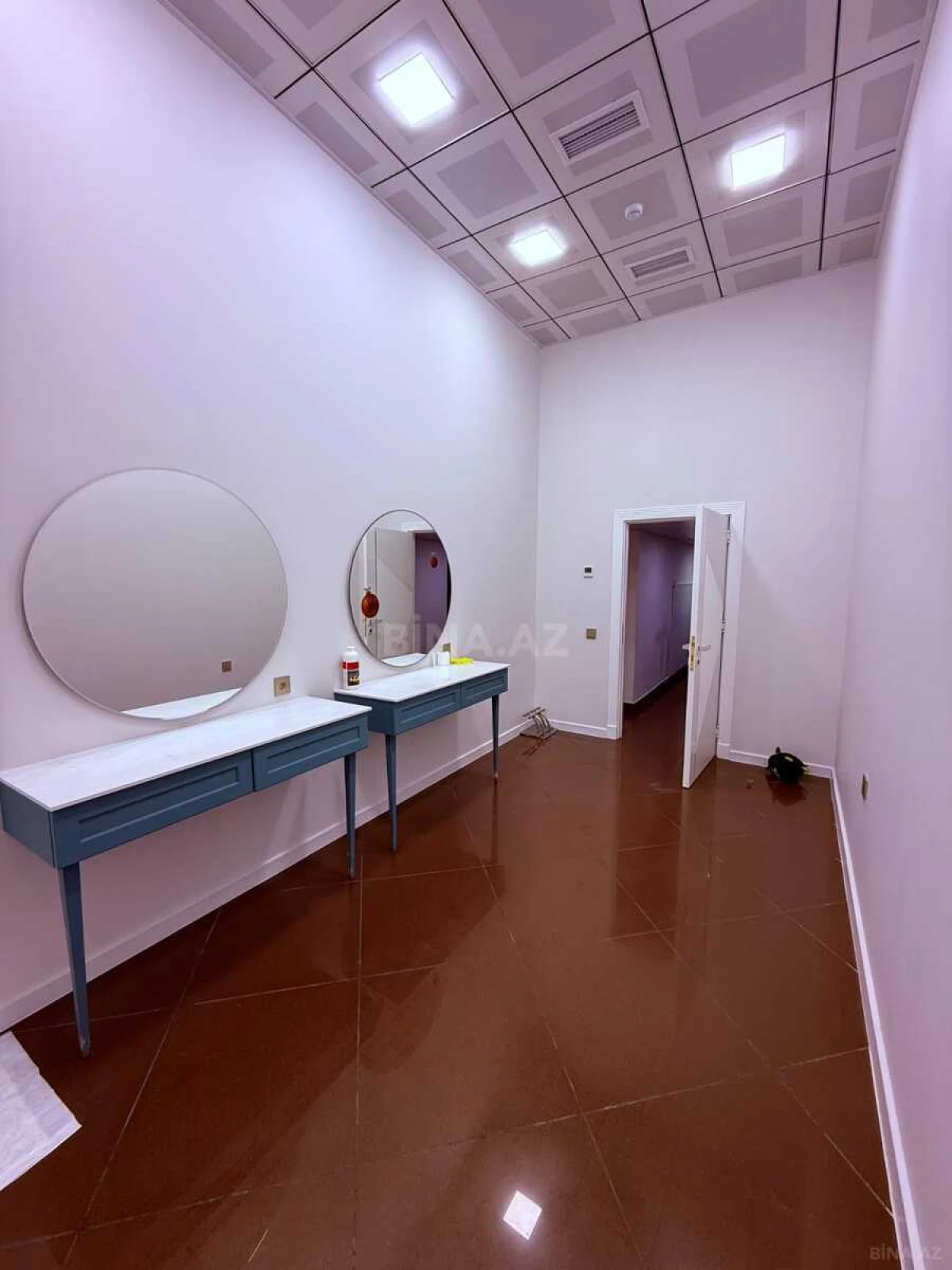 Kirayə verilir obyekt 220 m²